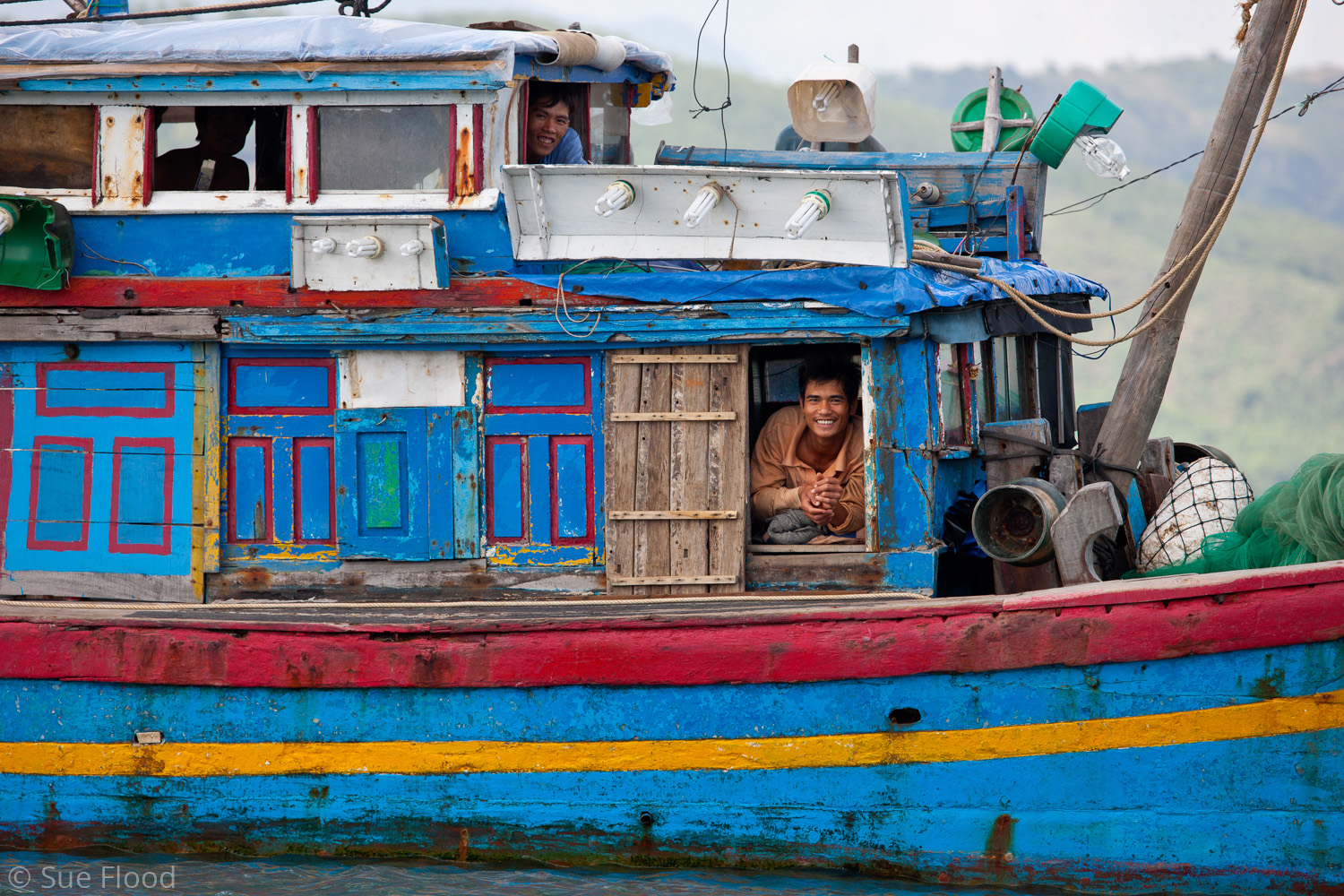 Fishermen, Baie du Cumon, Vietnam