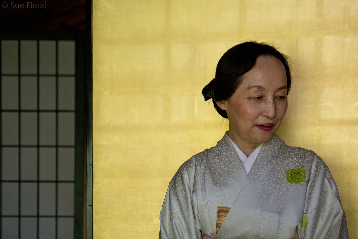 Japanese woman during tea ceremony in Kanazawa, Japan